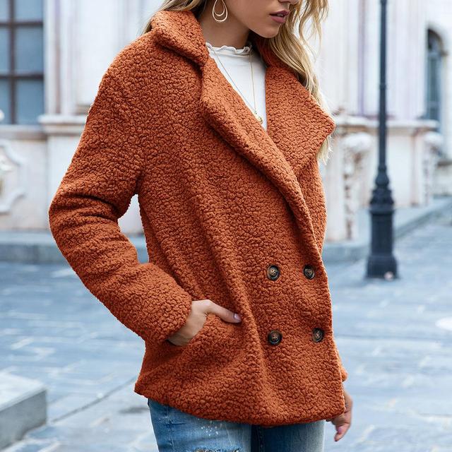 AMARA – Elegante Jacke und imitierte Felle