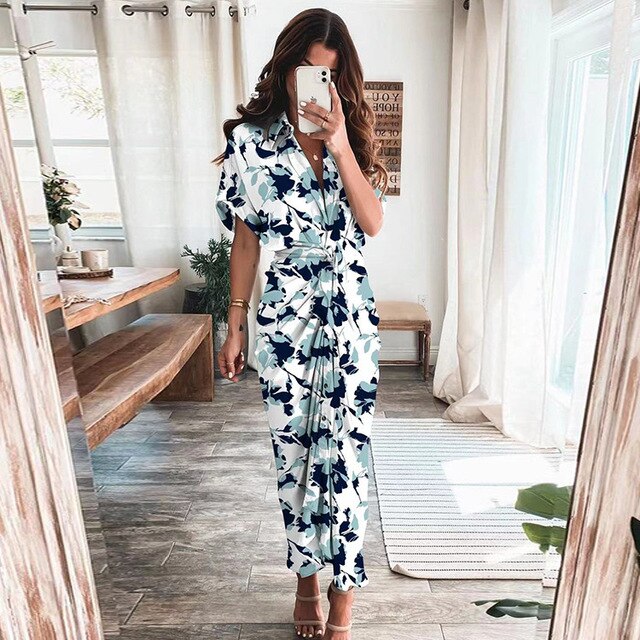 AUDREY – Kjole mit Polohals und Modetryk