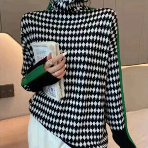 Mia – Eleganter Pullover mit Stil und hohem Kragen