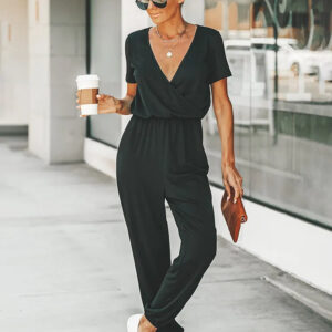 EMMA – Kurzer Jumpsuit mit V-Ausschnitt