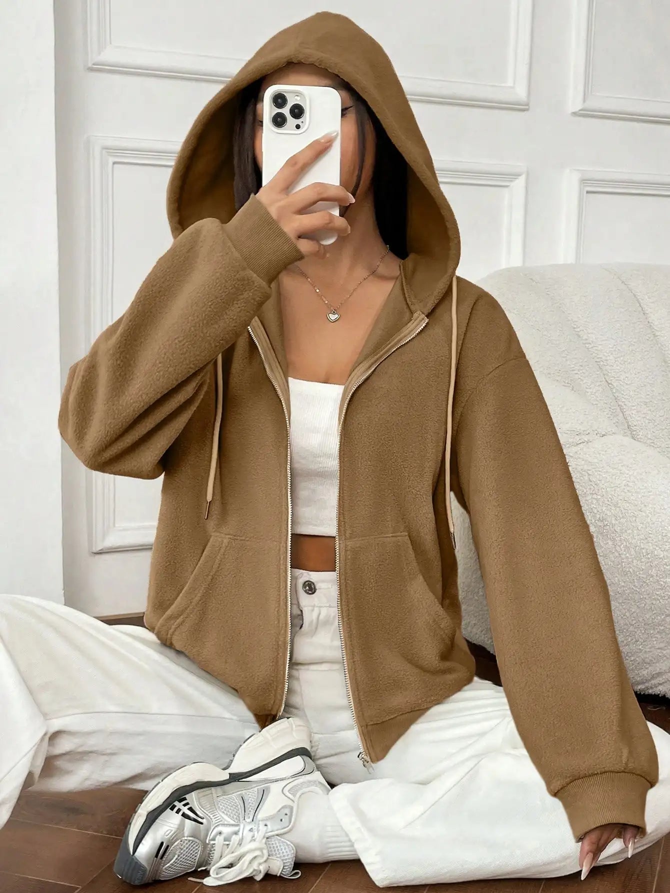 Julianna – Jakke mit ihrer Mutter und Tochter - Image 3