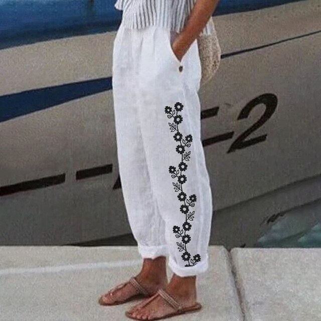 LARA – Bükser mit Blumendruck - Image 5