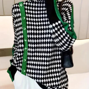 Eva – Rullekravesweater mit Monster über der Hölle