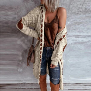 Loretta – Eleganter Stil mit Hut und Vintage-Stil